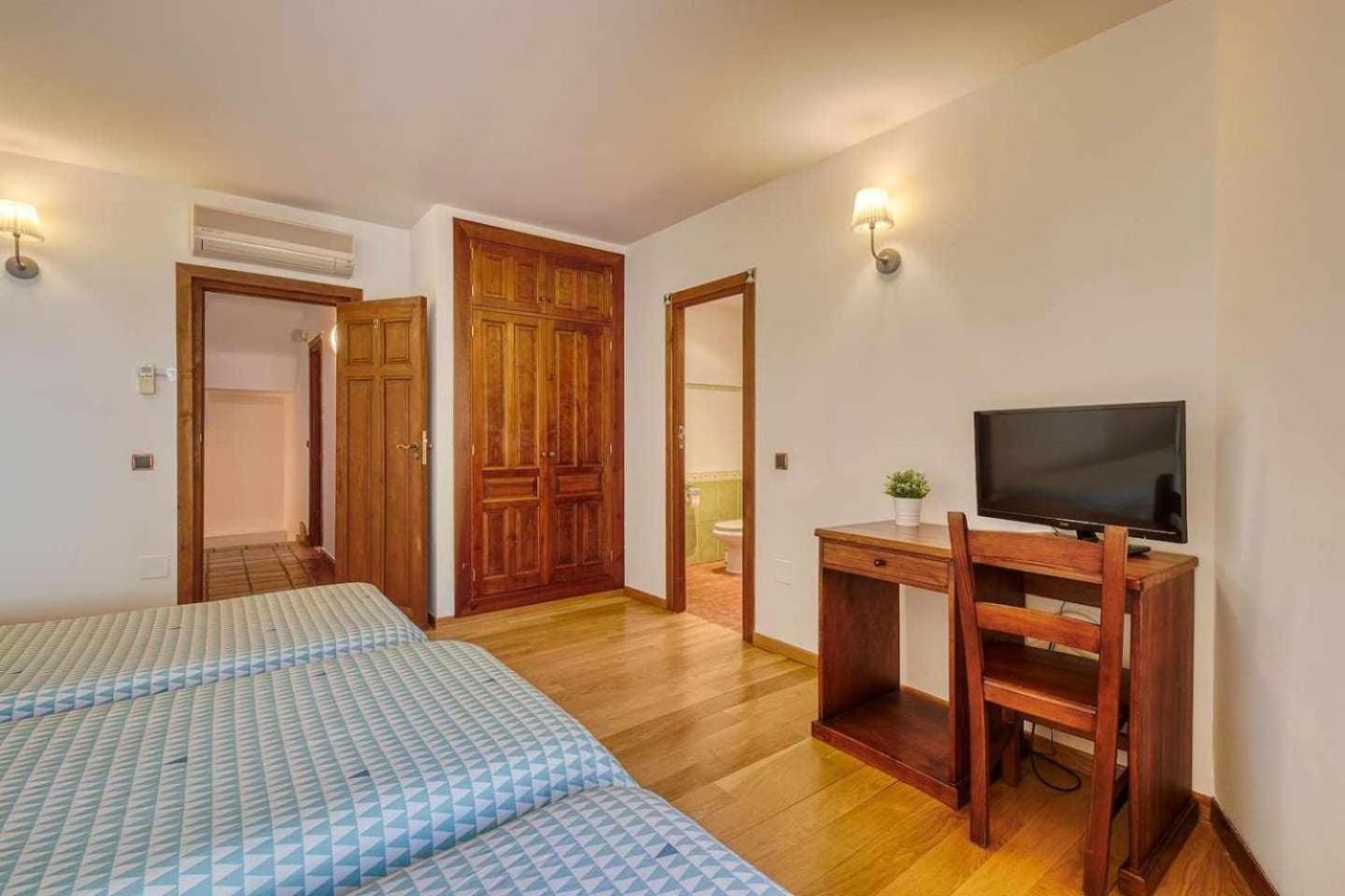 Hostal Casa Cuesta del Reloj Piedralaves Exterior foto