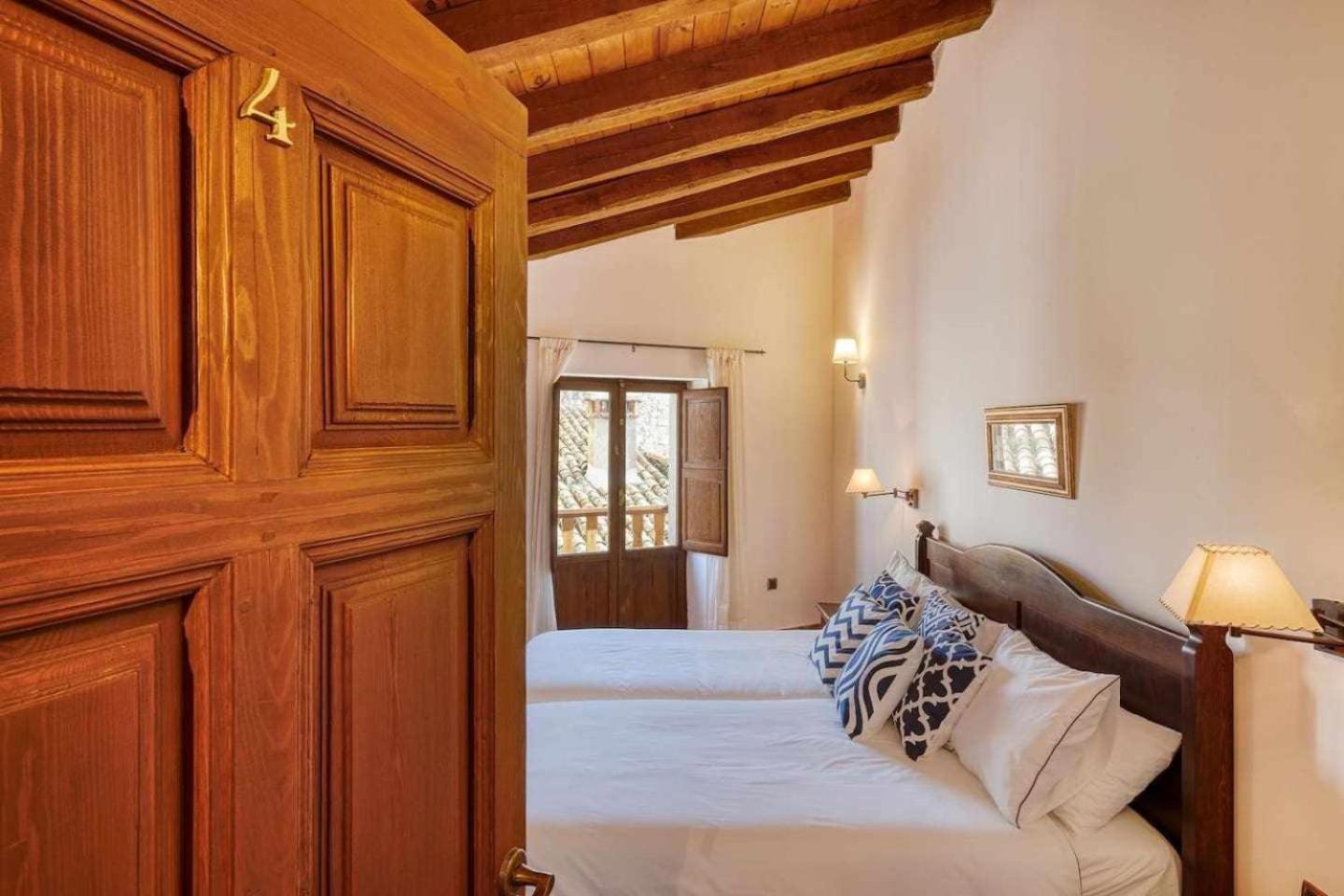 Hostal Casa Cuesta del Reloj Piedralaves Exterior foto