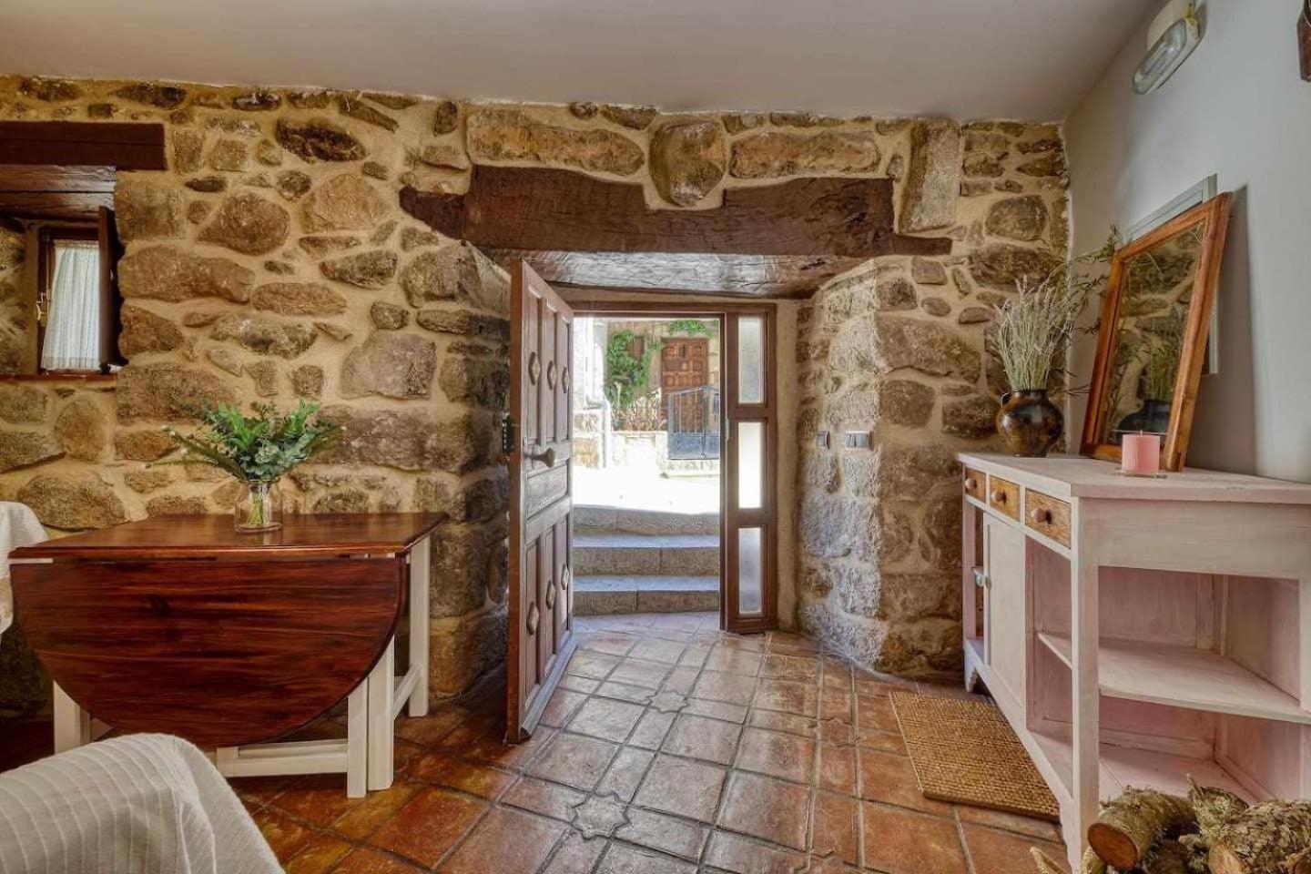 Hostal Casa Cuesta del Reloj Piedralaves Exterior foto